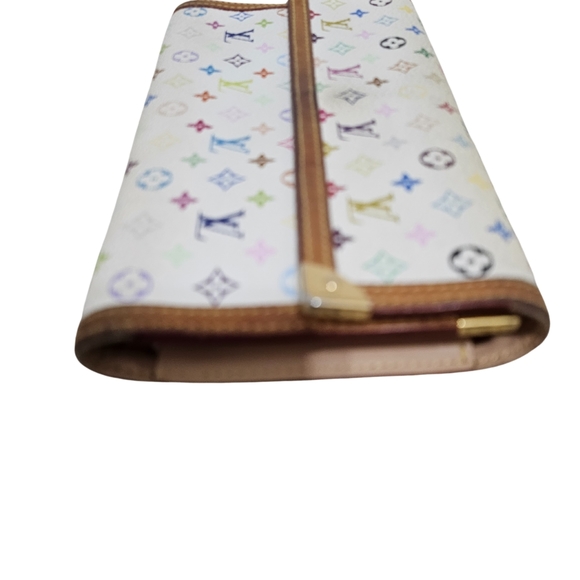 Louis Vuitton - Picture 4 of 7